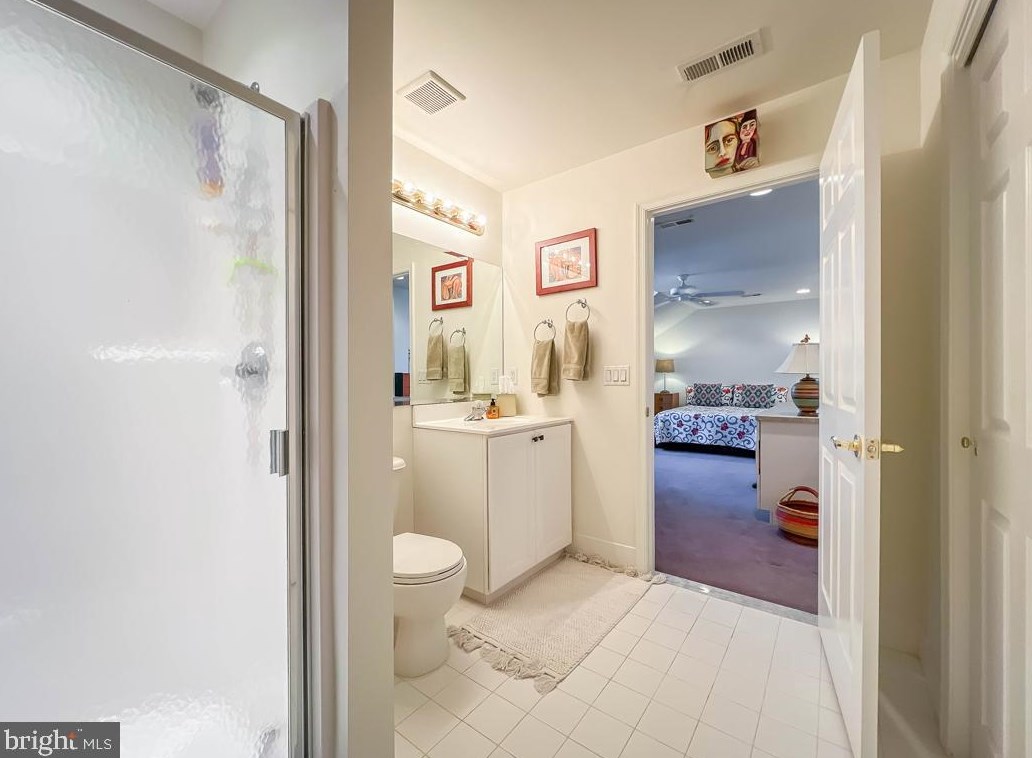 221 Willow Dr, Upper Makefield PA 18940-2458 exterior