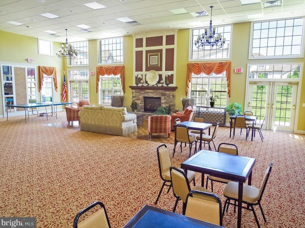 221 Willow Dr, Upper Makefield PA 18940-2458 exterior