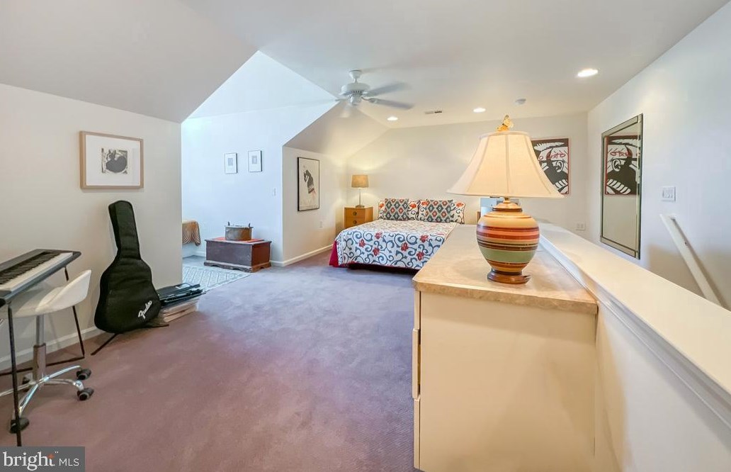 221 Willow Dr, Upper Makefield PA 18940-2458 exterior