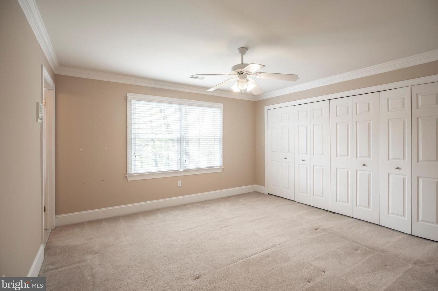 4 Bayshore Dr, Upper Makefield PA 18940-3805 exterior