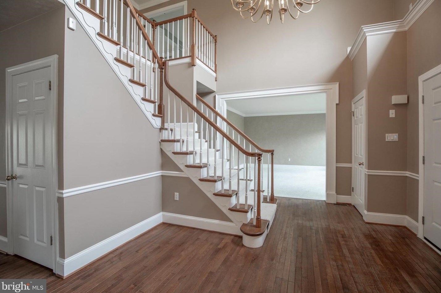 4 Bayshore Dr, Upper Makefield PA 18940-3805 exterior