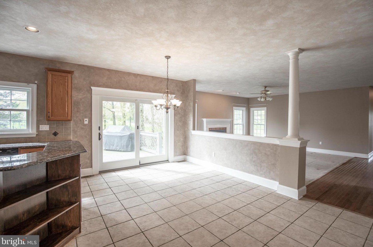 4 Bayshore Dr, Upper Makefield PA 18940-3805 exterior