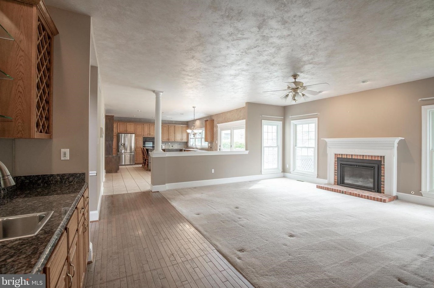 4 Bayshore Dr, Upper Makefield PA 18940-3805 exterior