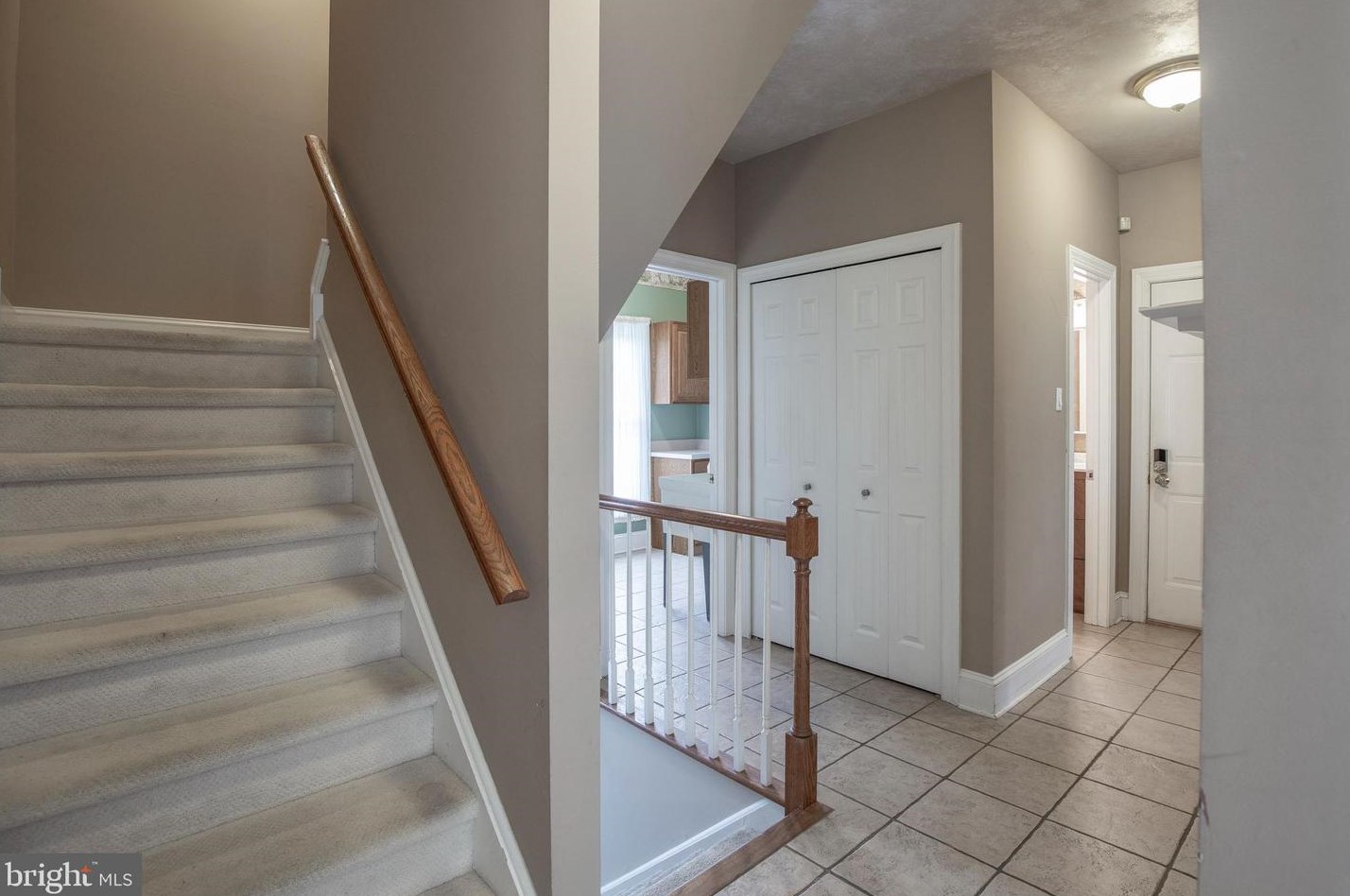 4 Bayshore Dr, Upper Makefield PA 18940-3805 exterior