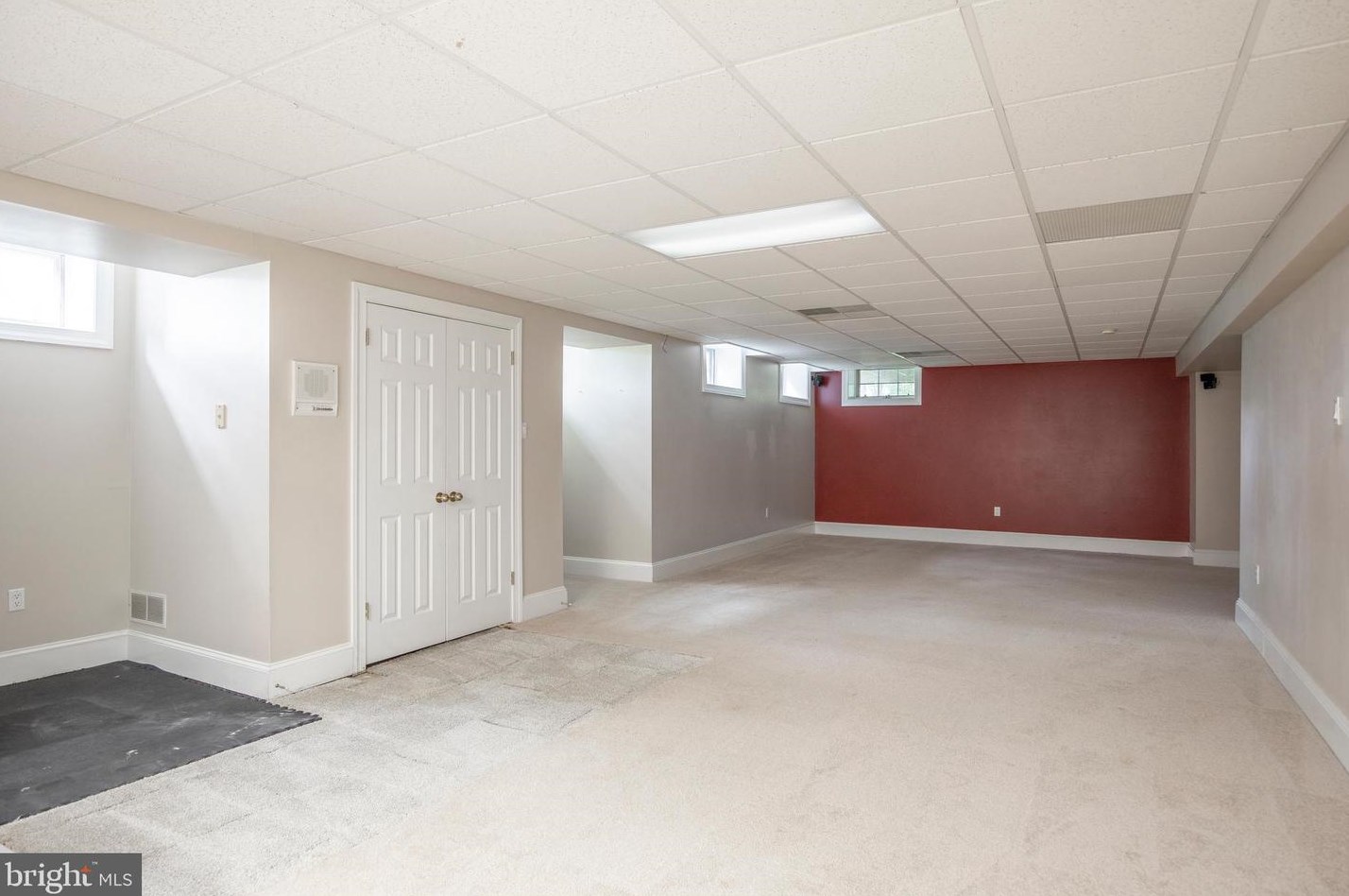 4 Bayshore Dr, Upper Makefield PA 18940-3805 exterior