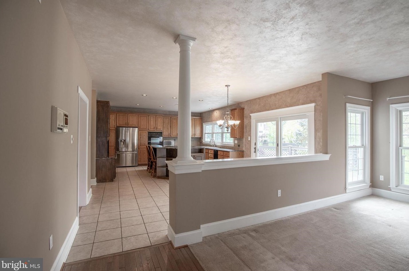 4 Bayshore Dr, Upper Makefield PA 18940-3805 exterior