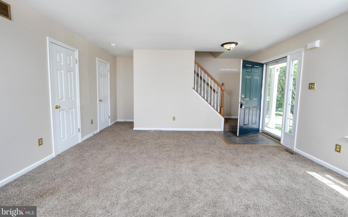 5516 Rinker Cir, Gardenville, PA