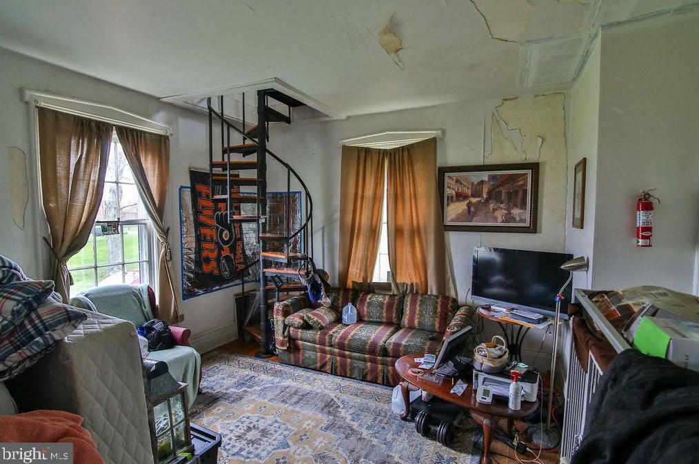 1042 Old Bethlehem Rd, Perkasie, PA 18944