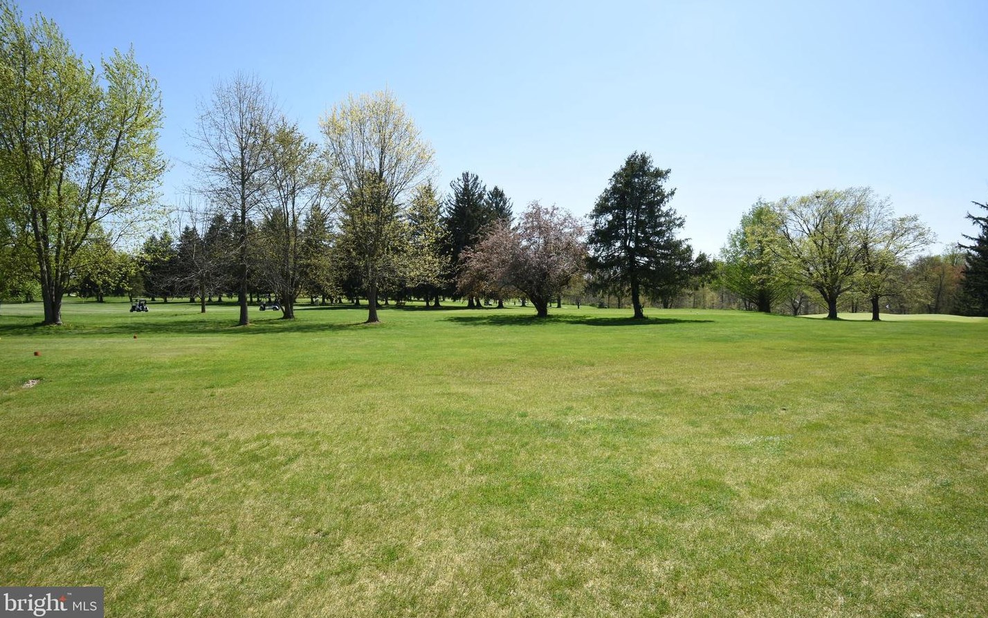 1861 Augusta Dr, Jamison PA 18929-1083 exterior