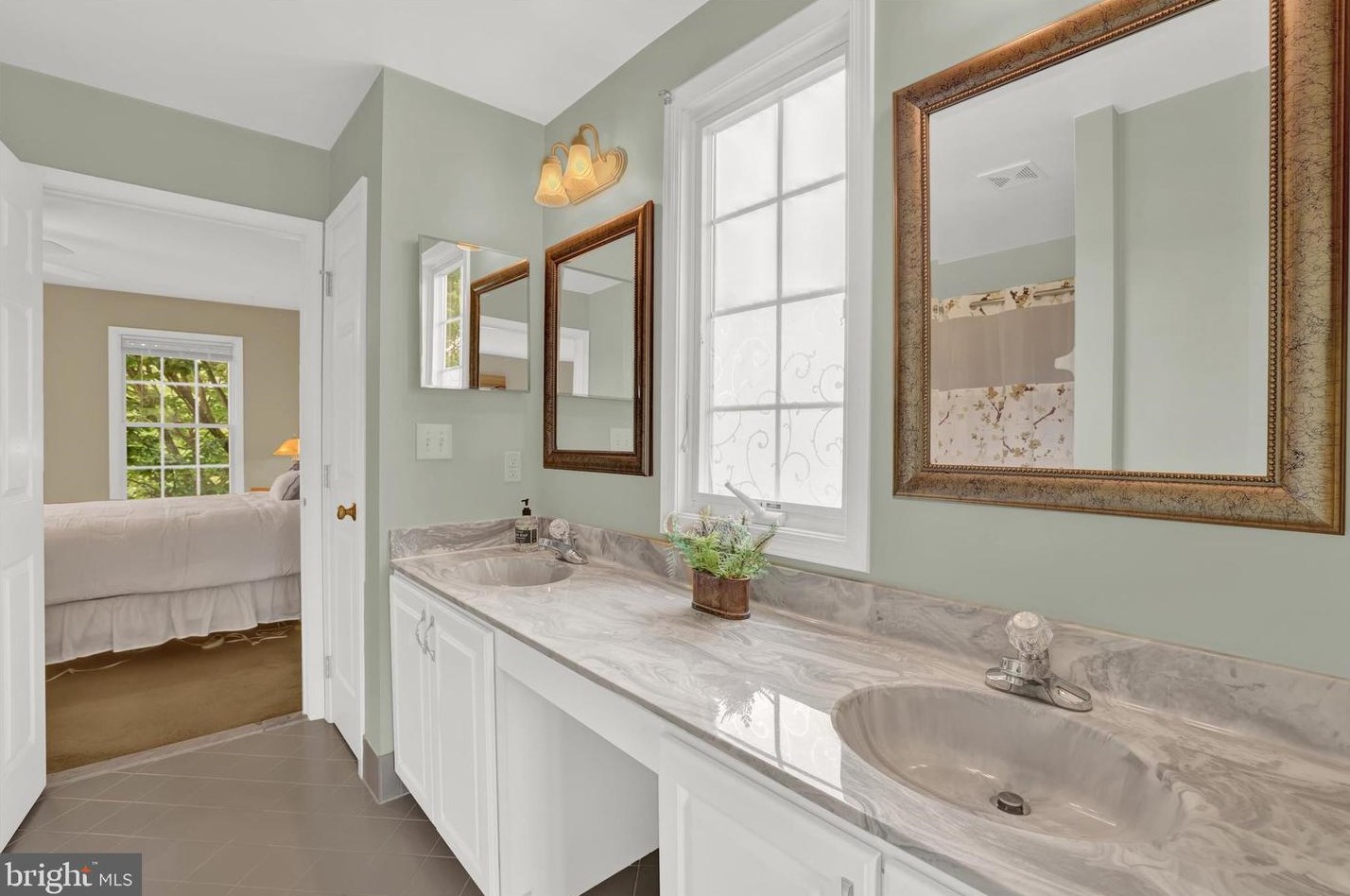 1861 Augusta Dr, Jamison PA 18929-1083 exterior