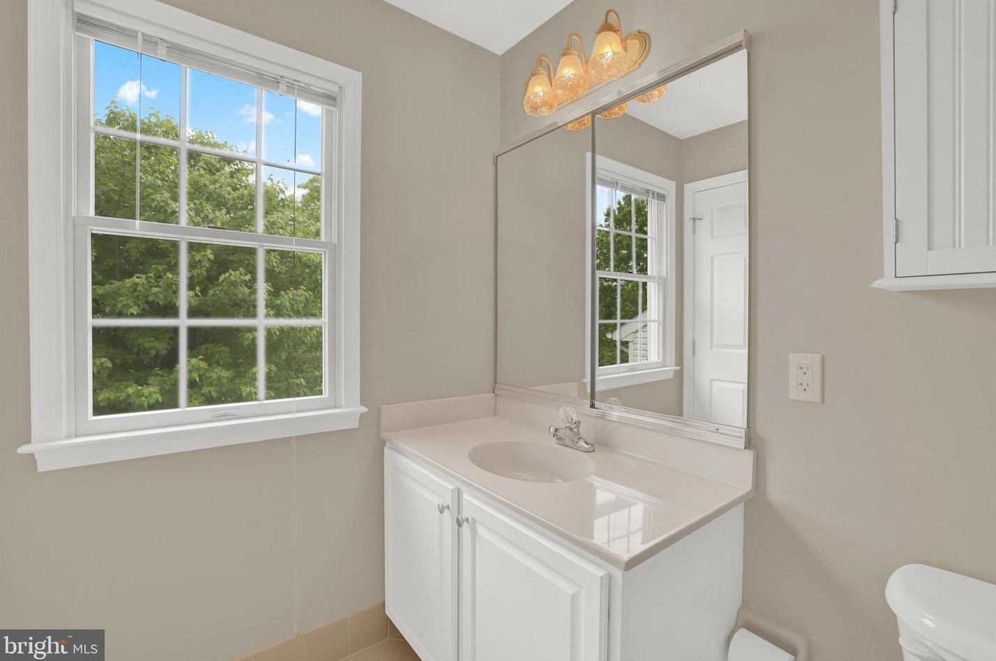 1861 Augusta Dr, Jamison PA 18929-1083 exterior