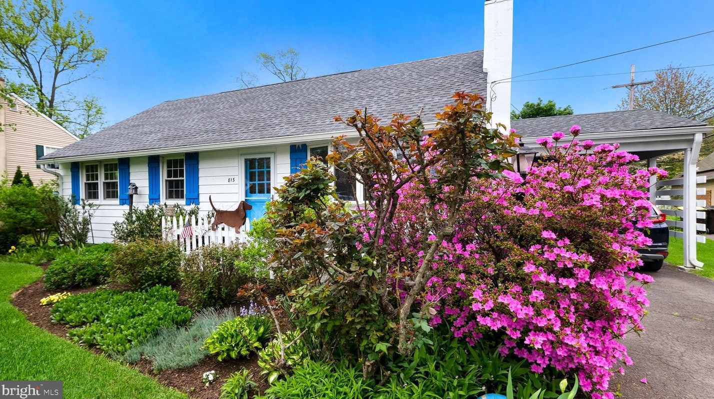 813 N Chubb Dr, Gardenville, PA 18901