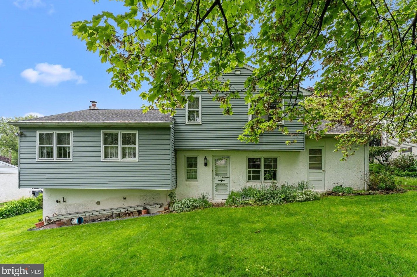 424 Valley Rd, Langhorne, PA 19047