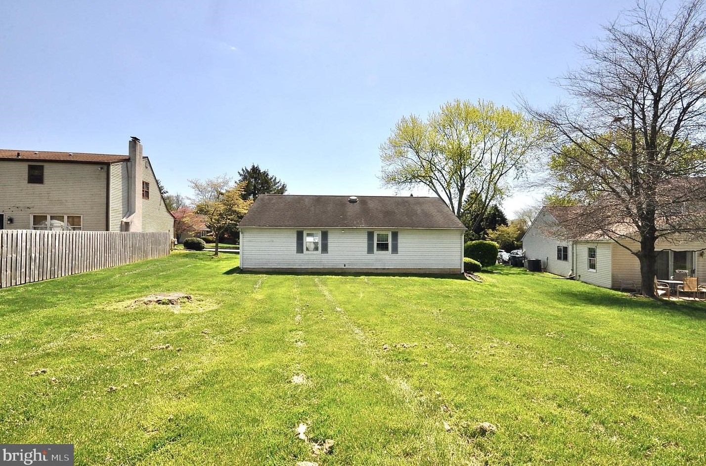 91 Lark Dr, Southampton PA  18966-1969 exterior
