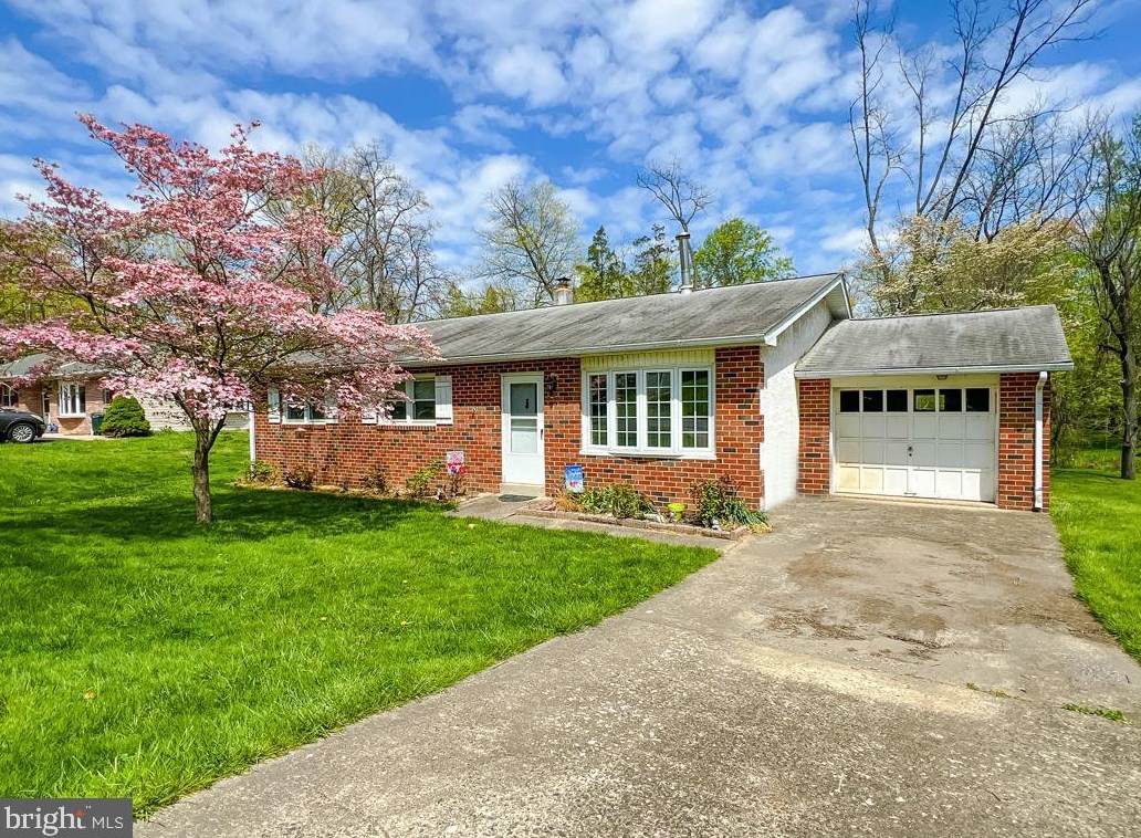 112 Trevose Rd, Langhorne, PA 19053-6522