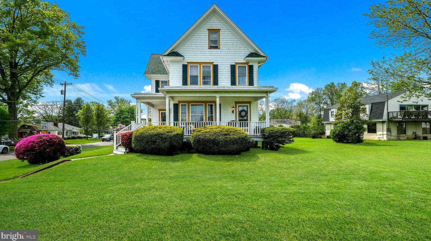 255 Yardley Ave, Levittown, PA 19054-1122