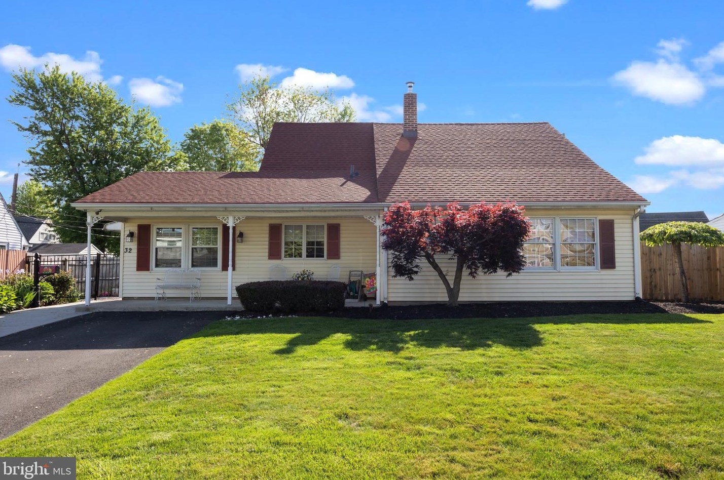32 Needlepine Ln, Levittown, PA 19054-3808