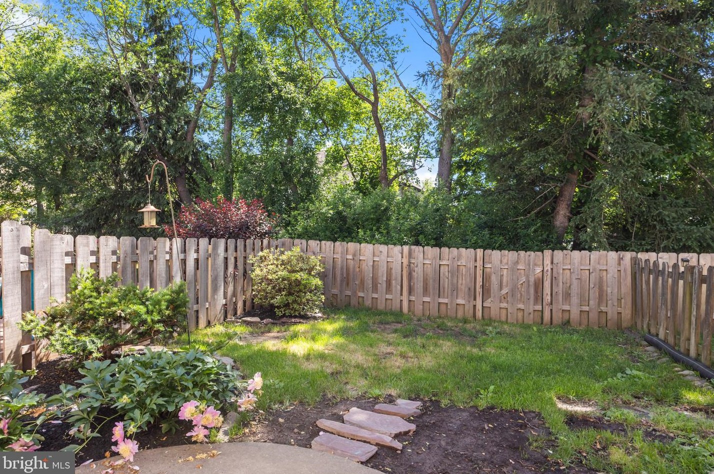 133 Windham Ct, Upper Makefield PA 18940-1750 exterior