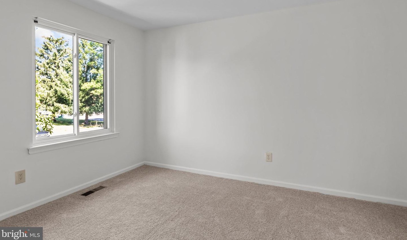 133 Windham Ct, Upper Makefield PA 18940-1750 exterior