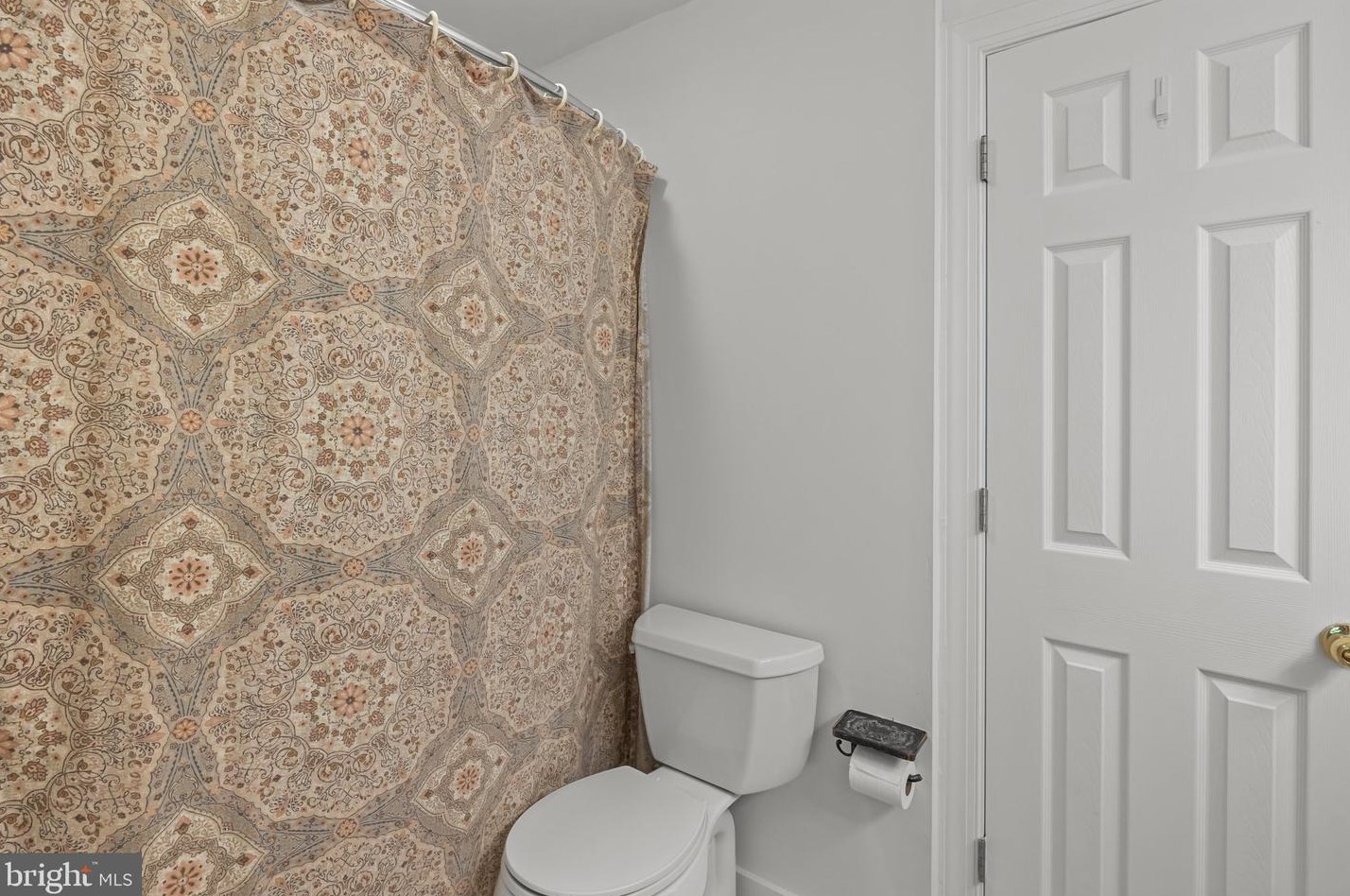 133 Windham Ct, Upper Makefield PA 18940-1750 exterior