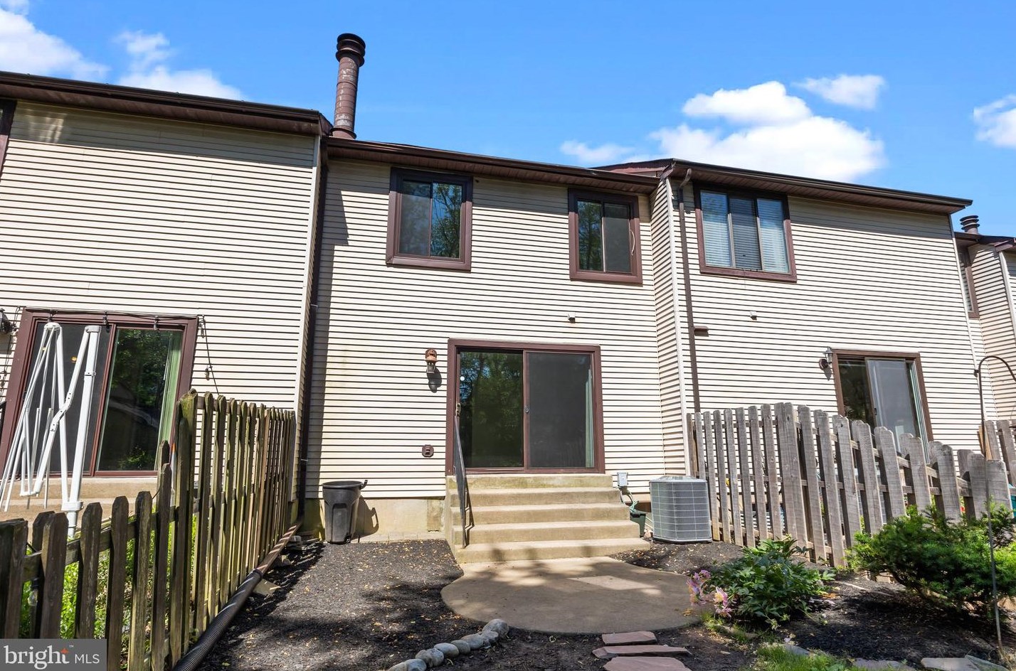 133 Windham Ct, Upper Makefield PA 18940-1750 exterior