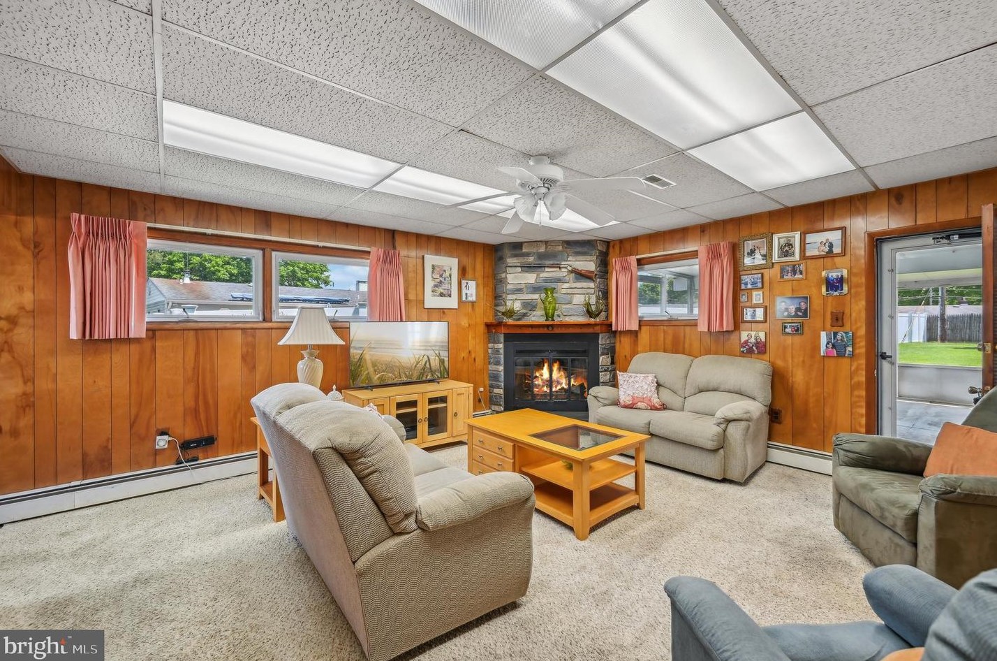 56 Timber Ln, Levittown PA 19054-2923 exterior