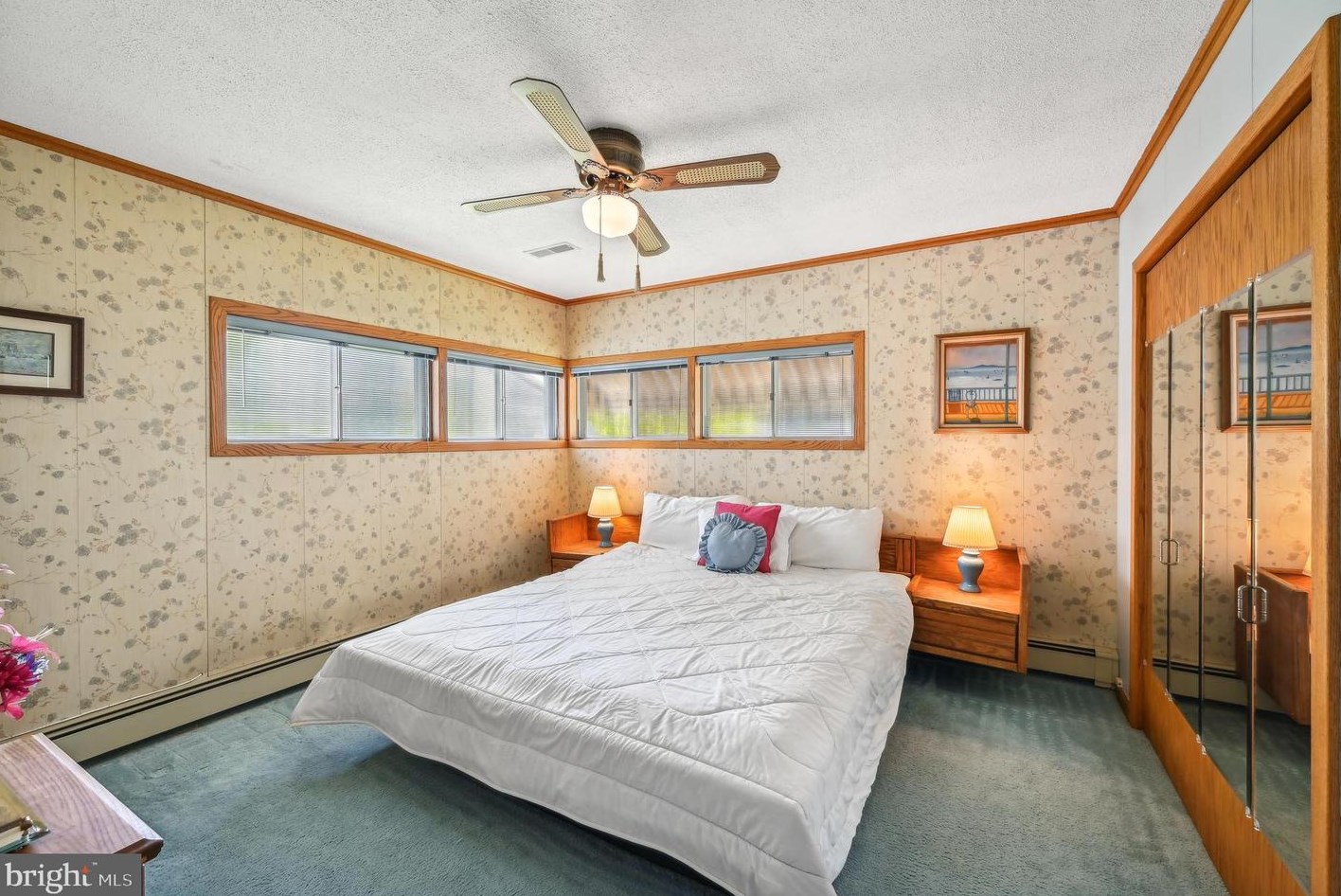 56 Timber Ln, Levittown PA 19054-2923 exterior