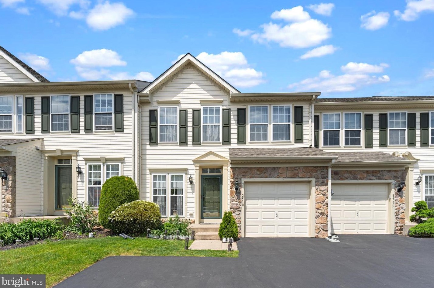 2510 Peachtree Dr, Perkasie, PA 18944