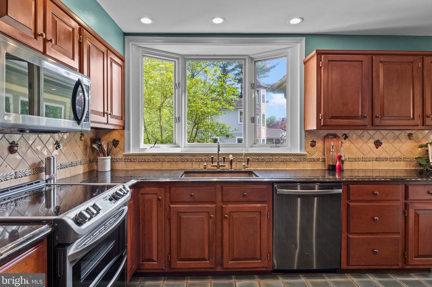 194 Chancellor St, Upper Makefield PA 18940-2108 exterior