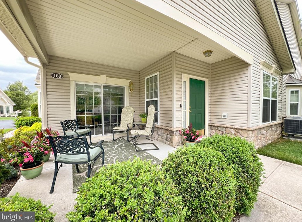 160 Shady Brook Dr, Langhorne, PA 19047