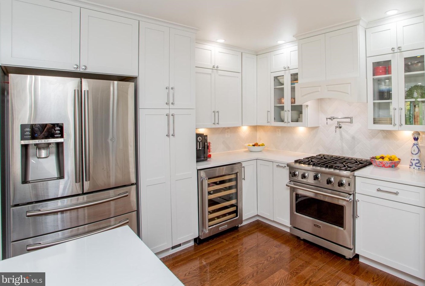 2018 Leedoms Dr, Upper Makefield PA 18940-9420 exterior