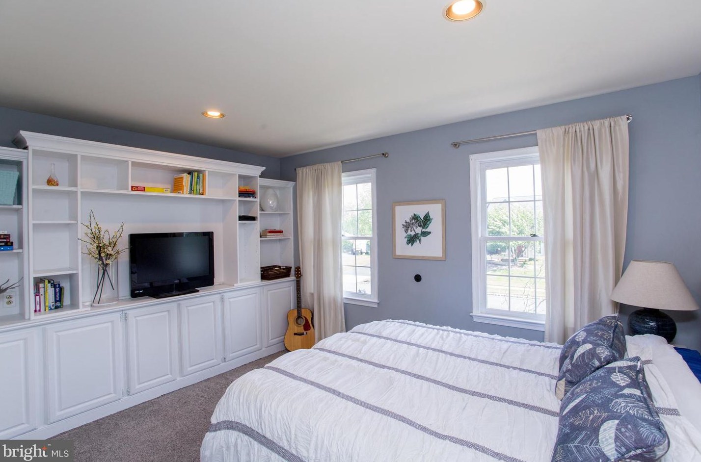 2018 Leedoms Dr, Upper Makefield PA 18940-9420 exterior