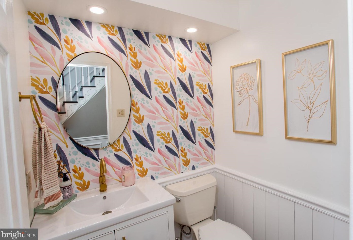 2018 Leedoms Dr, Upper Makefield PA 18940-9420 exterior