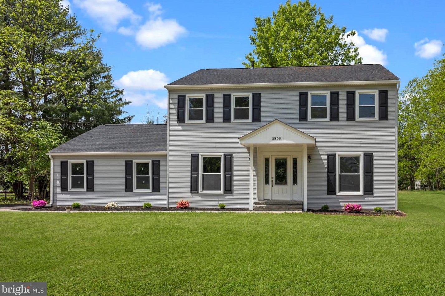 5868 Village Ln, Gardenville, PA 18902
