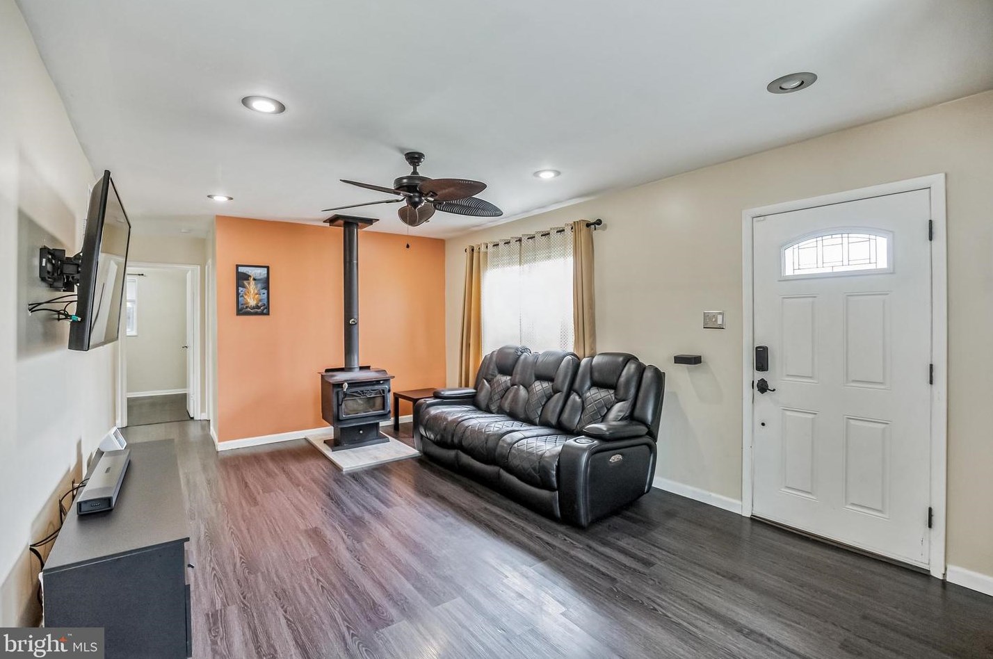 4620 Gary Dr, Edgely, PA 19007-2023