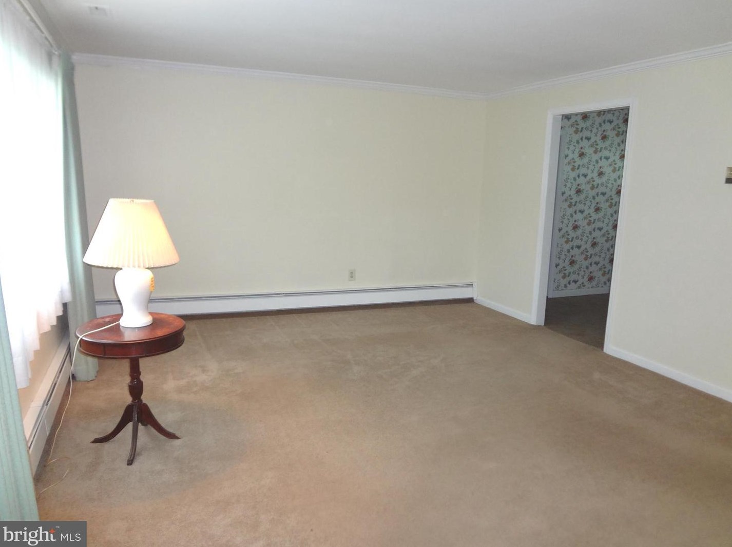 91 Cardinal Rd, Levittown, PA 19057-1619