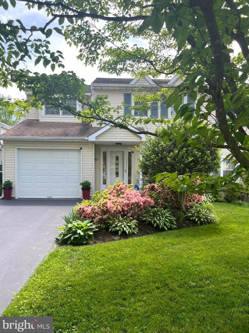 4054 Holly Way, Gardenville, PA