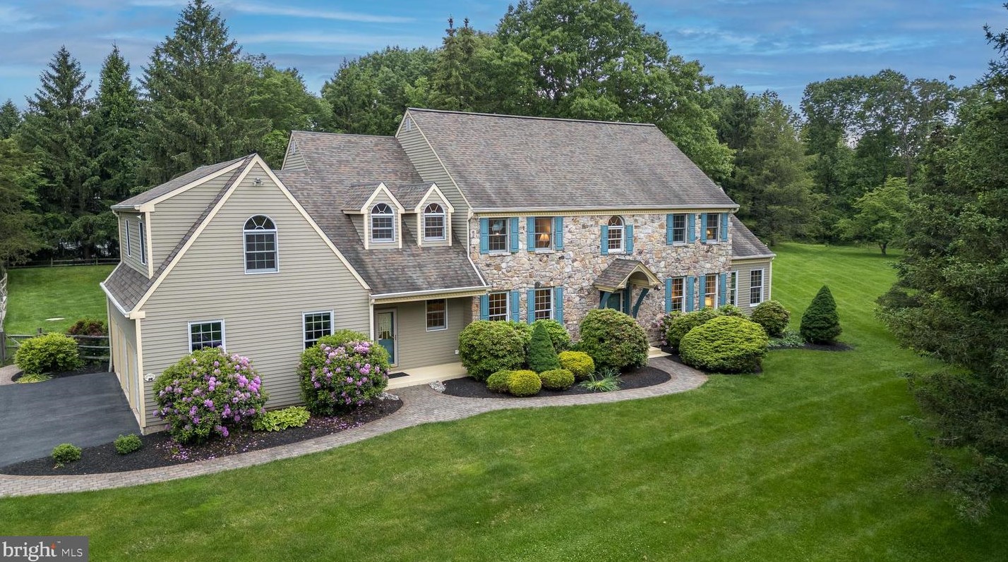 6407 Stoney Hill Rd, New Hope, PA 18938-9689