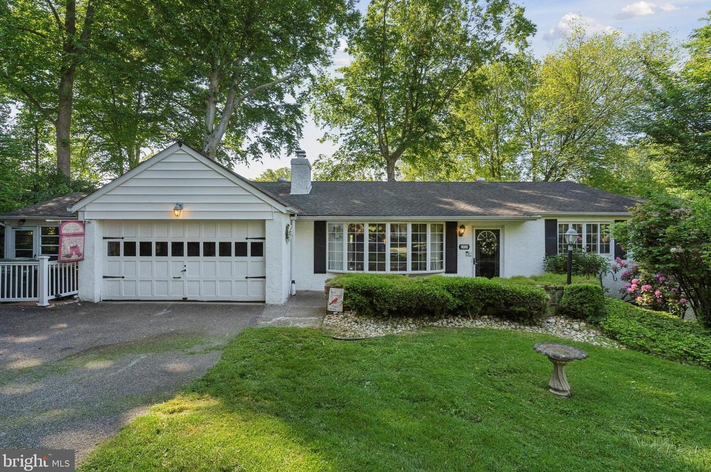 11 Indian Path Ln, Langhorne, PA 19053-6325