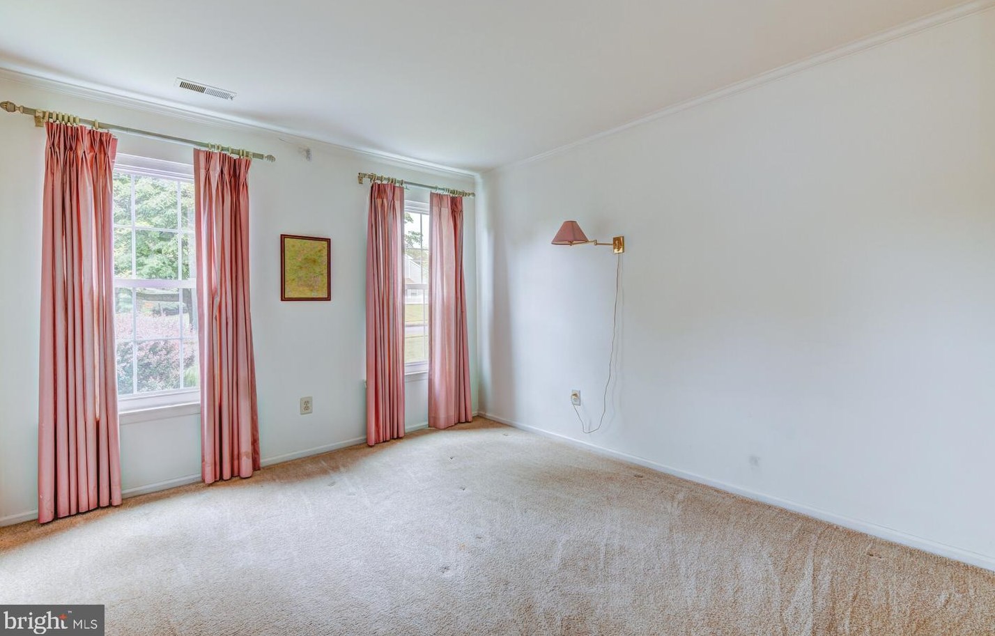 484 Cedar Holw Dr, Yardley PA 19067-6355 exterior