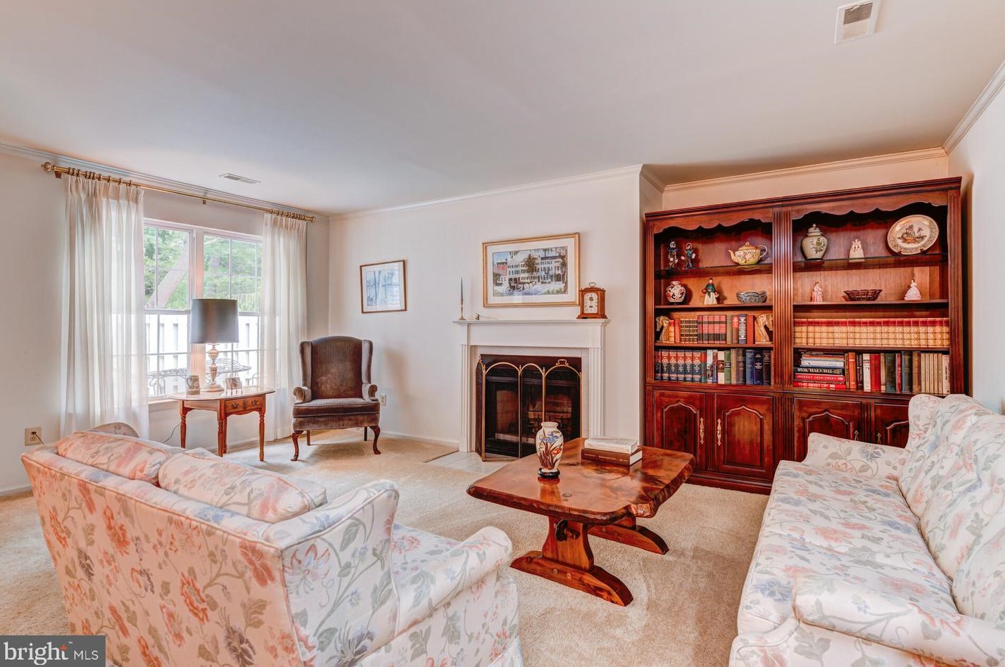 484 Cedar Holw Dr, Yardley PA 19067-6355 exterior