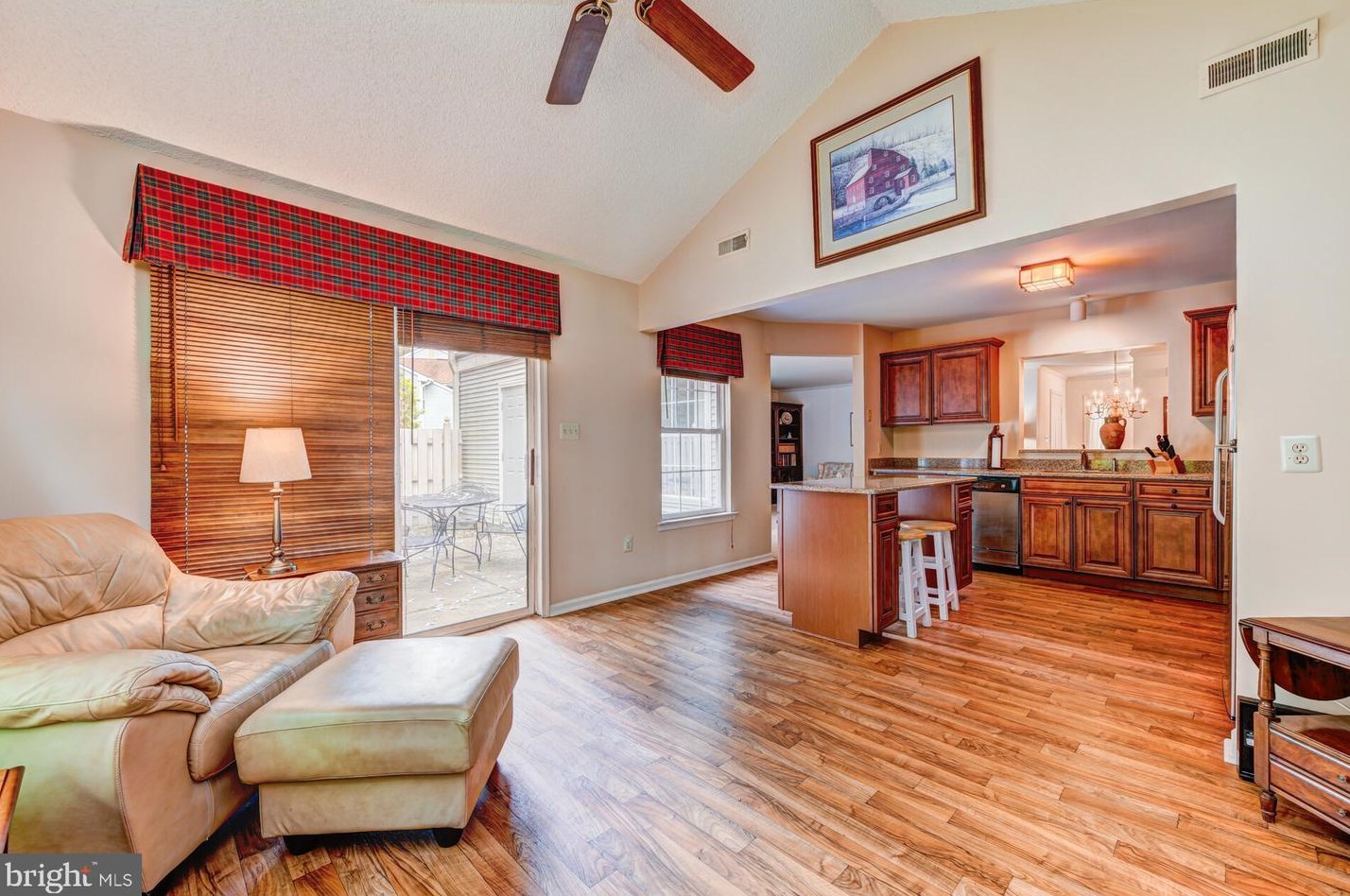 484 Cedar Holw Dr, Yardley PA 19067-6355 exterior