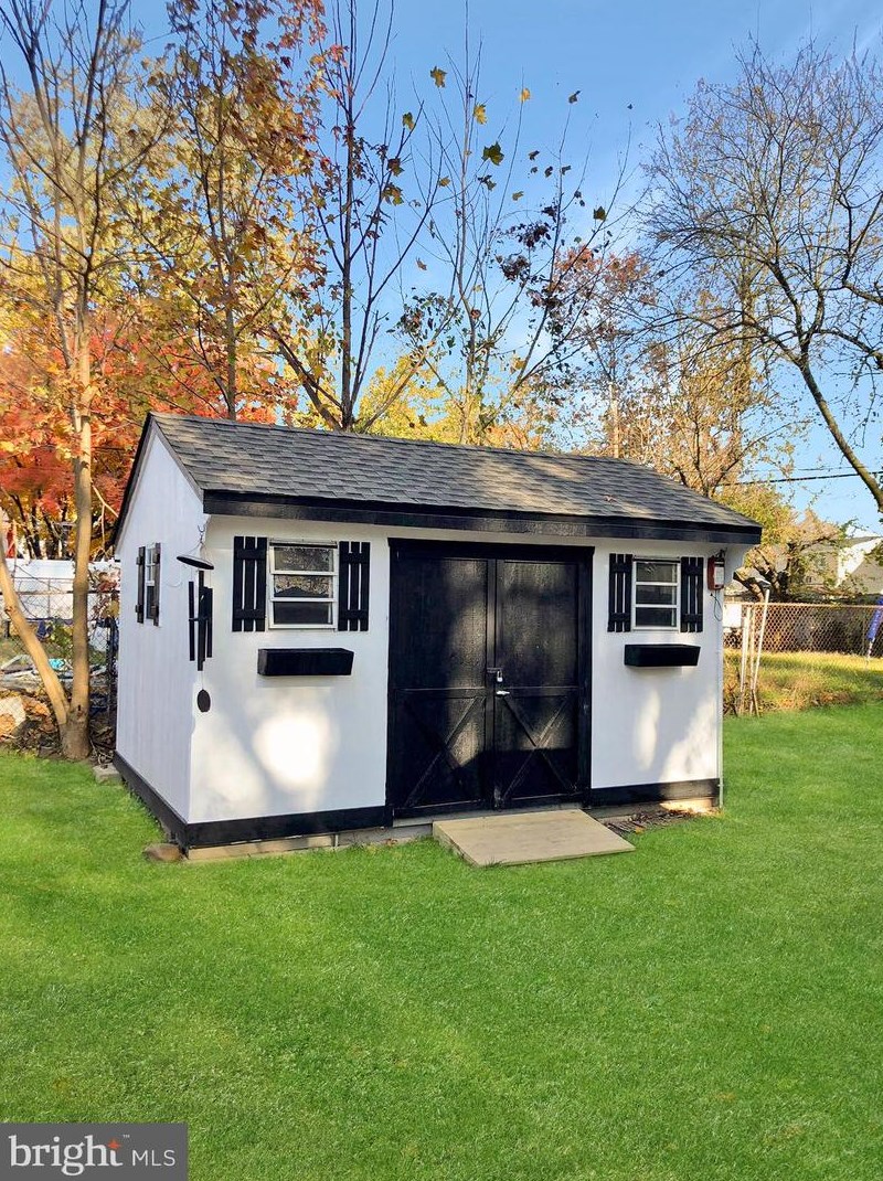 804 Elmhurst Ave, Edgely PA  19007-2608 exterior