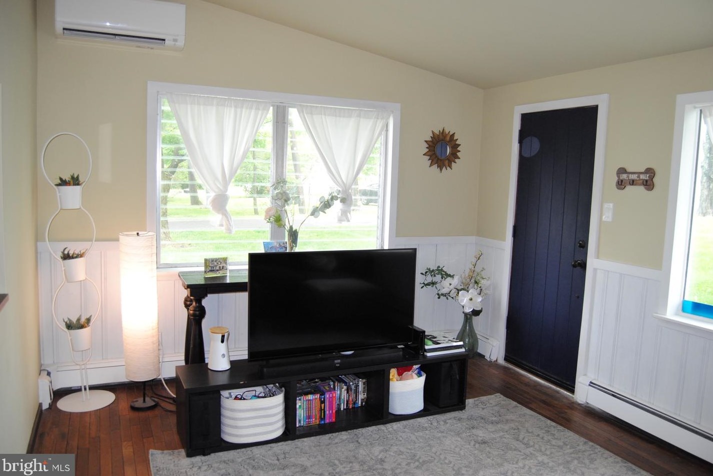 6 Neshaminy Ave, Upper Makefield PA  18940-9647 exterior