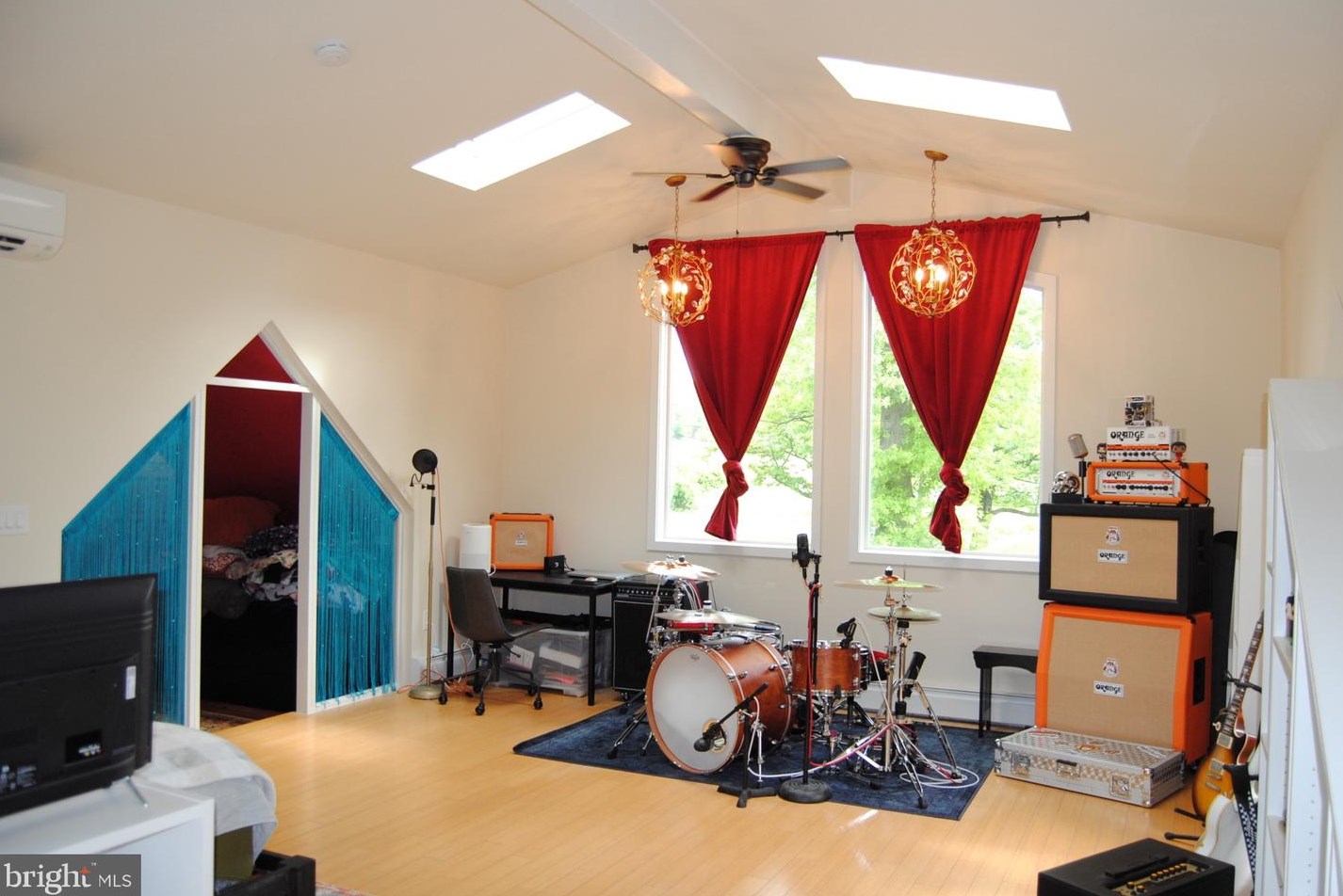 6 Neshaminy Ave, Upper Makefield PA  18940-9647 exterior