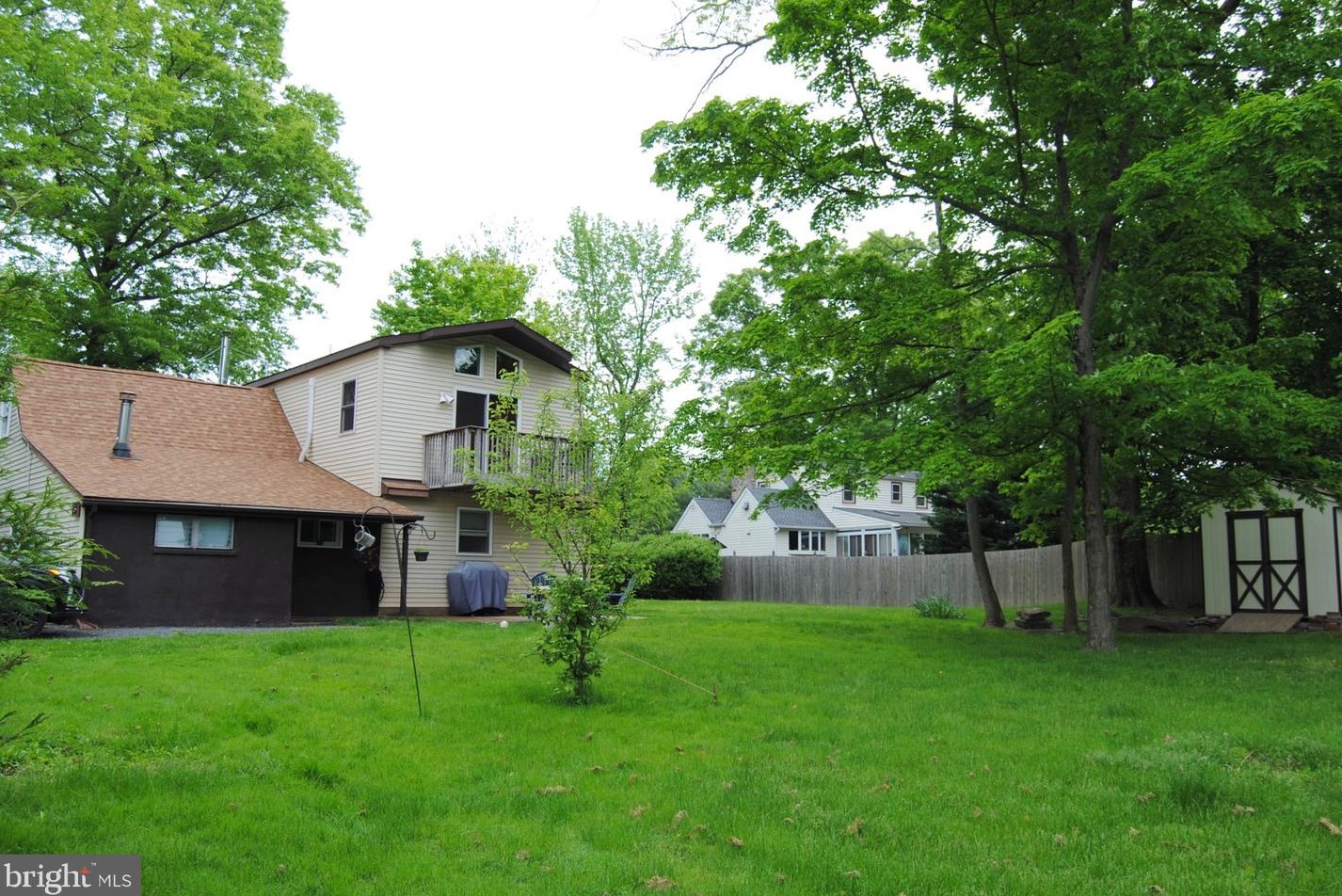 6 Neshaminy Ave, Upper Makefield PA  18940-9647 exterior