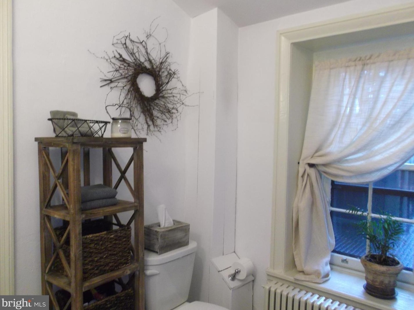 74 State St, Gardenville PA  exterior