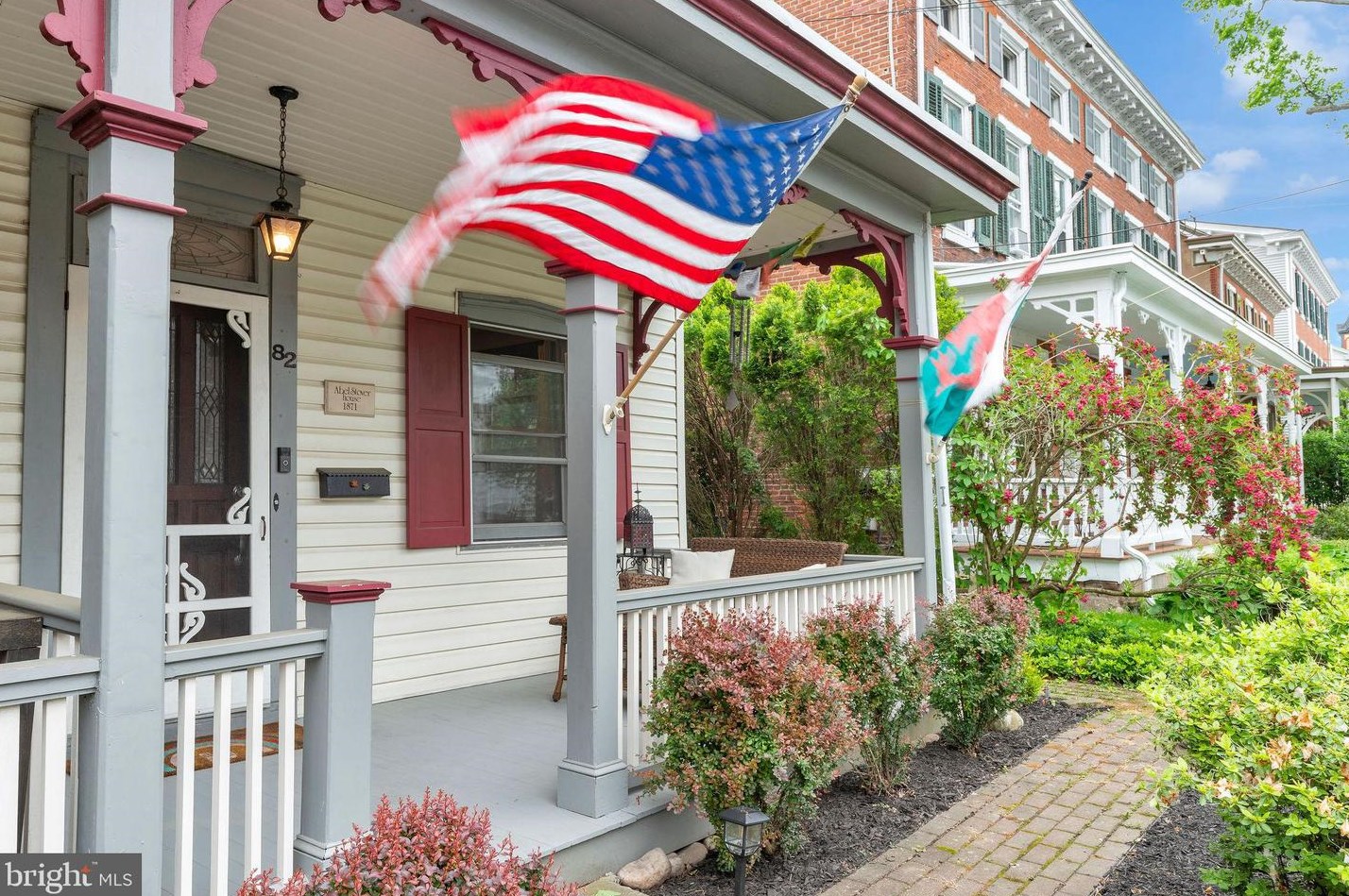 82 Clinton St, Gardenville, PA
