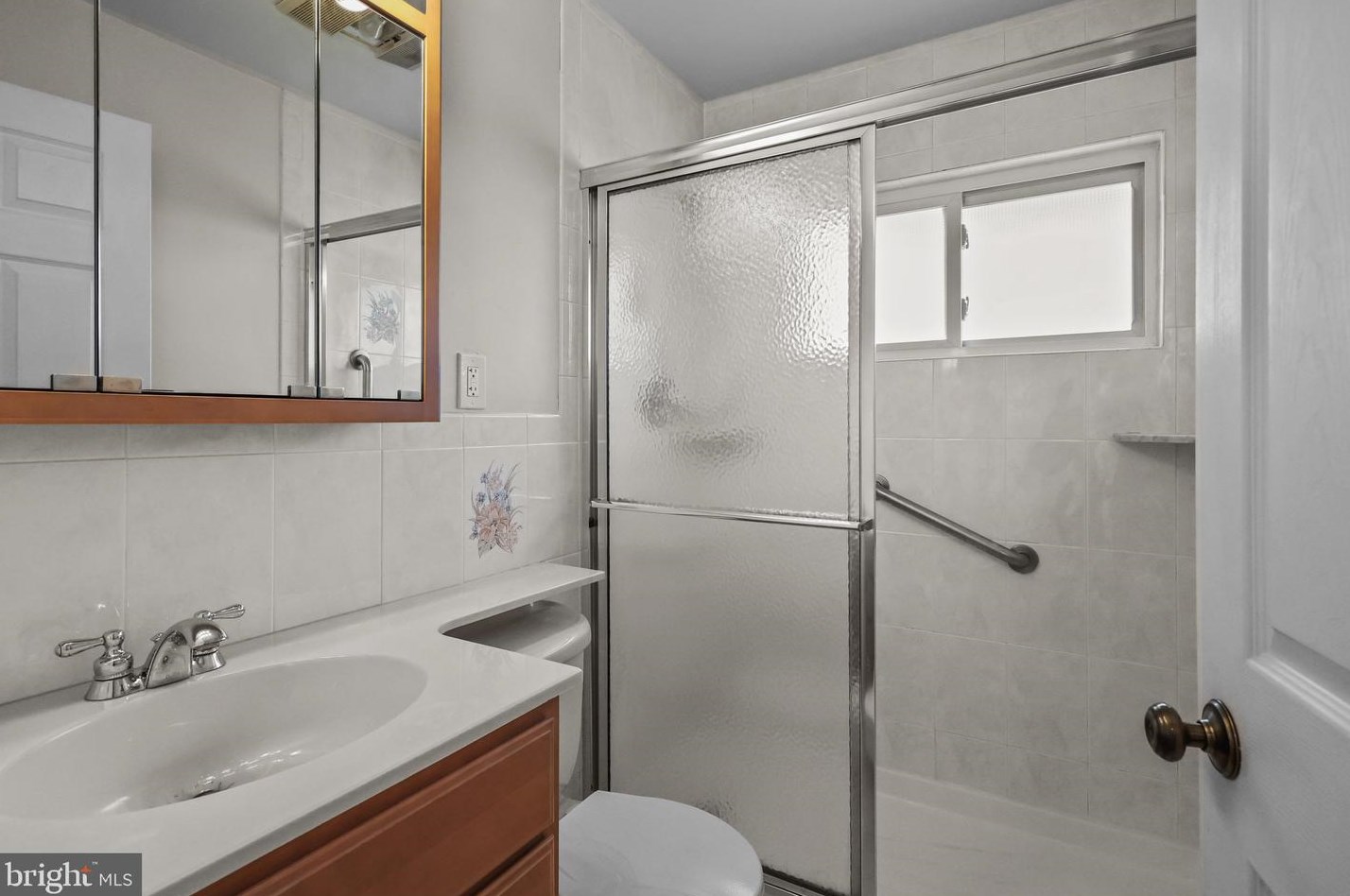 30 Conifer Rd, Levittown PA 19057-1718 exterior