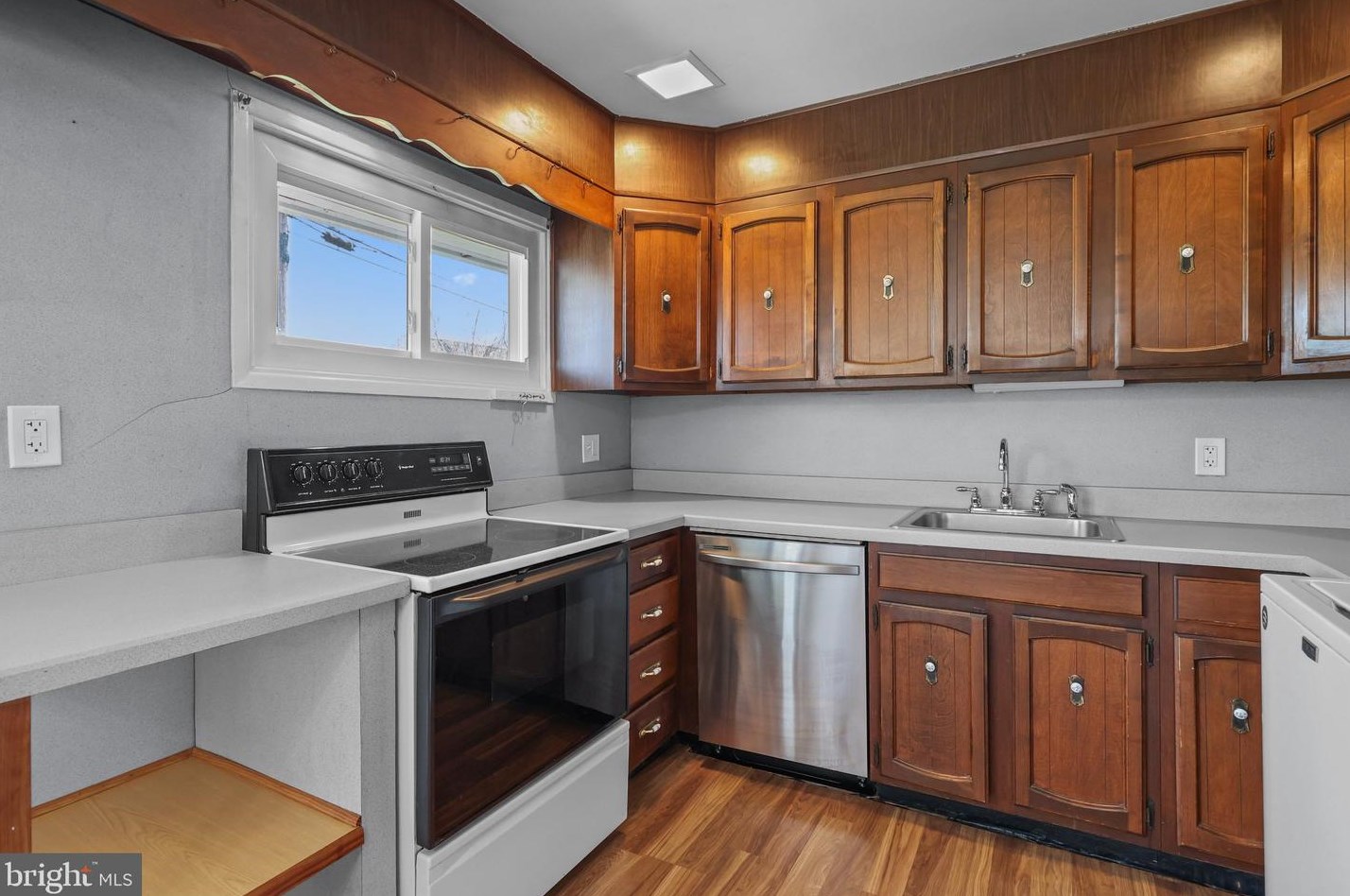 30 Conifer Rd, Levittown PA 19057-1718 exterior